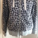 Boden Sherpa lined leopard print jacket with hoodie size 8 Gray Photo 2