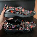 Easy Street Slip resistant easy works by  non marking Photo 4