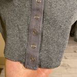 Cute Gray ribbed button down crop top Size XS Photo 3