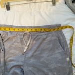 Vuori ** Performance Joggers Pants * Light Gray Camo* DreamKnit*, Photo 6