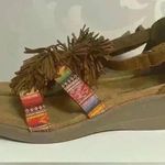 Minnetonka  Desi Fringe Wedge Sandal Size 9 Photo 5