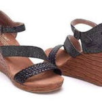 Toms  Clarissa wedge Sandals black with silver shimmer women’s size 8.5 casual‎ Photo 0