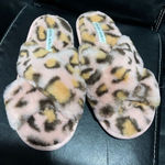 Laura Ashley Furry slippers size 5/6  Photo 0