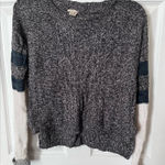 Gimmicks by BKE  Gray and White Crew Neck Sweater Photo 0