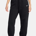 Nike  oversized joggers Photo 0