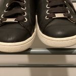 UGG  Tan Leather Interior Photo 4