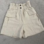 H&M Paper-waist Shorts Photo 0