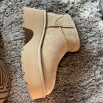 UGG NWOT  plush platform boots size 8 Photo 3