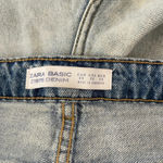 ZARA Women’s  jean shorts light wash distressed size 6 Photo 4