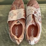 Rouge Helium  Miranda Velvet Pink Sneaker Shoes Slip On Women’s Size 9 Star Photo 5