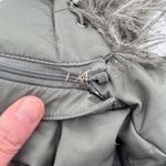 Calvin Klein  Women's Gray and Black Puffer Coat with Faux Fur Trim Photo 6