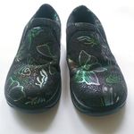 Spring Step  6.5 Butterfly Rainbow Metallic Nursing Clogs Shoes in Black Photo 10