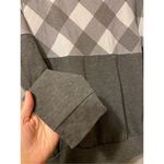 Luna  Gray And White Checkard Crew Neck Sweater Size Medium Photo 2