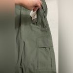 Vuori NWT  Birch Jogger Army Green Size XL with Pockets Photo 8