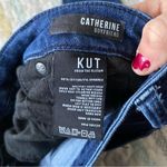 Kut From The Kloth Catherine boyfriend jeans size 6 distressed Photo 4