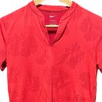 Nike WOMEN DRI FIT VICTORY GOLF V-Neck POLO Size Small
Red Photo 4