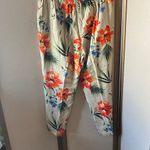 White Stag  Petite Floral slacks large Photo 6