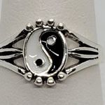 Silver Tone Yin Yang Ring Black Photo 2