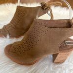 Toms Eba Suede Sandals Toffee Tassle Heels Womens 6 Photo 1