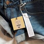 Francesca's NWT: Francesca’s Tgla jean shorts size 25 Photo 4