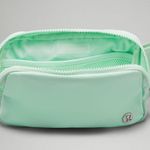 Lululemon Everywhere Belt Bag Photo 0