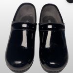 Dansko  Black Patent Clogs Nurse Doctor Physician Shoes Size 38 EUC #CL-95 Photo 1