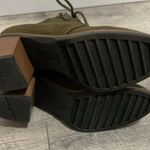 White Mountain Desaray Lace Up Stacked Heel Bootie Size 8M Photo 5