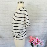 Elizabeth and James Top Photo 4