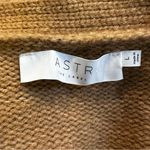 ASTR  The Label Saffi Sweater Cardigan In Tan Size Large Photo 7