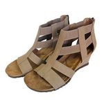 Adrienne Vittadini Women's Tariana Wedge Sandal Light Taupe Size 9M Back Zipper Photo 3