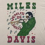 Miles Davis Venus de Milo Jazz Trumpet Icon T-Shirt Size Medium Photo 1
