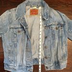 Levi's  Light Wash Denim Jacket Womens FITS LIKE SMALL (Tagged as Large) Photo 11