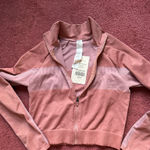 Fabletics  Cropped Jacket Zip-Up Athletic Photo 1