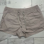 Vuori  Shorts Photo 0