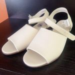 Black Rivet Melina open toe sandals cream off white Sz 7 wide Adjustable strap Photo 3
