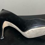 Chanel Carolina Herrera Black Leather Pumps Sz 39. Photo 3