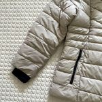 BCBGMAXAZRIA NWOT BCBG MAXAZRIA Women Hood Chevron Quilted Puffer Coat Size M Beige Photo 6