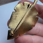 Trifari / Sarah Coventry Leaf Gold Tone Brooch / Lapel Stick Pin Lot Of 2 Leaves Photo 6