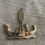 Vintage GONDOLA BOAT VENICE ITALY VENETIAN ITALIAN RHINESTONE charm. A few chipping in the rhinestones as pictured. Multiple Photo 2