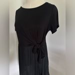 A pea in the pod NWOT-  Maternity tie front Tee - Small Photo 1