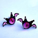Monster Eyes stud earrings bat wings cat black purple pink Photo 0