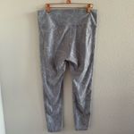 Fabletics Abstract Floral Active Pants Gray Light Purple Medium Athleisure M Photo 4