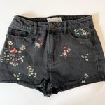 Banjara Floral Embroidered Denim Shorts Distressed Hem Black Wash Size 3/26 Boho Photo 5