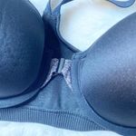 Victoria's Secret Sport Sports Bra with Underwire 32D Photo 5