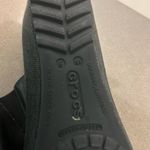 Crocs  Black and Cream Minimalist Sandals 6 M perfect shape Photo 6