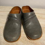 Chacos Chaco Castlerock grey leather slip on mules. Sz 7.5. Harper caribou Photo 2