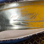 Kenneth Cole  MADE IN SPAIN 8M  BROWN REPTILE PATTERN PATENT LEATHER 2.5" PUMPS Photo 3