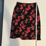 Bright pink and black floral elastic waist knee length skirt with flounce hem Photo 8