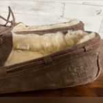 UGG  Dakota Suede Leather Sheepskin Lining Rubber Sole Moccasin sz 8 Photo 6