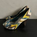 Madden Girl Women’s  Kaboby platform peep toe pumps multicolored ikat fabric sz 6 Photo 3